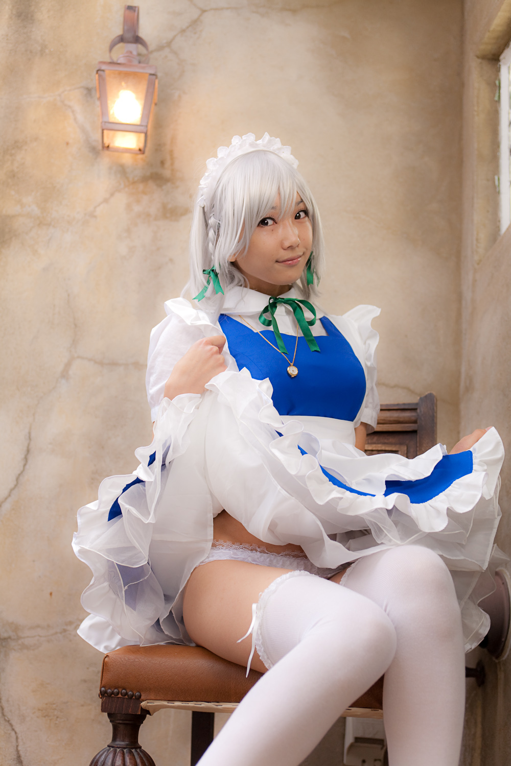 cosplay美女套图 c77 Sakuya Izayoi　白丝假发扮相(1)